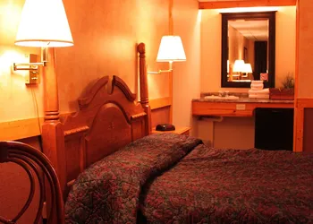 Algoma Motel hotel thumbnail 8