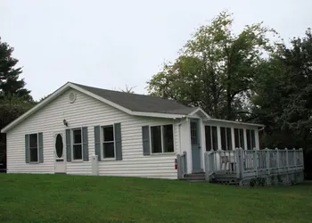 West Winds Motel & Cottages hotel thumbnail 3