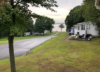 West Winds Motel & Cottages hotel thumbnail 4