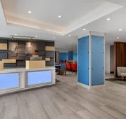 Holiday Inn Express & Suites Woodside LaGuardia Airport by IHG hotel detail image 3