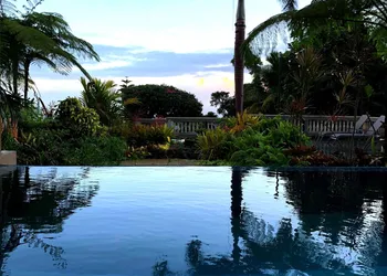 Rainforest Inn hotel thumbnail 2