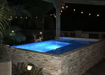 Rainforest Inn hotel thumbnail 4