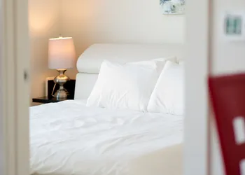 Furnished Apartments on Pine Street hotel thumbnail 6