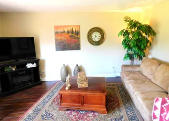 Evonne's Sharing House hotel thumbnail 5