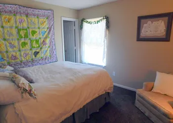 Evonne's Sharing House hotel thumbnail 8