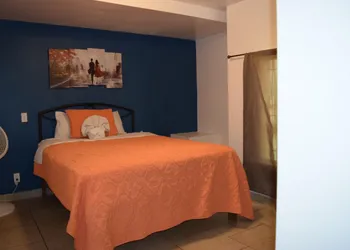 Hotel Revolucion hotel thumbnail 8