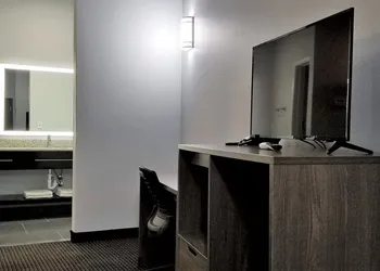 Continental Inn Suites hotel thumbnail 6