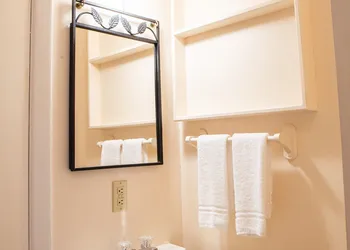The Chimney Rock Inn & Cottages hotel thumbnail 7
