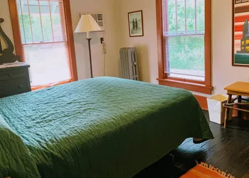 Lakeside Inn hotel thumbnail 5