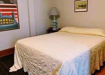 Lakeside Inn hotel thumbnail 8