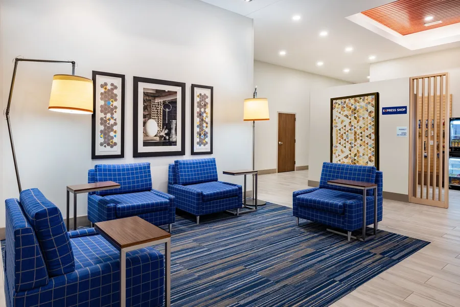 Holiday Inn Express & Suites Lincoln Downtown by IHG hotel detail image 6