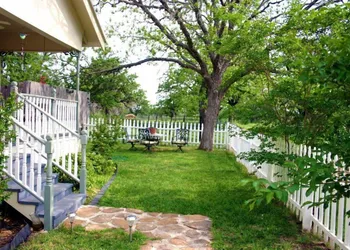 The B&B's of Monarc Ranch hotel thumbnail 4