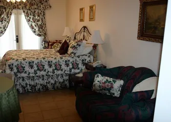 The B&B's of Monarc Ranch hotel thumbnail 8