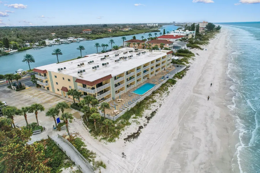 Fifty Gulfside Condominiums hotel detail image 2