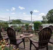 Hillside hotel detail image 3