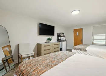 Hillside hotel thumbnail 6