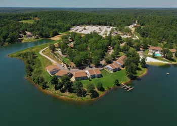 Crown Point Resort hotel thumbnail 3
