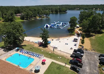 Crown Point Resort hotel thumbnail 2