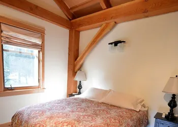 Carriage House Accommodations hotel thumbnail 4
