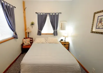 Carriage House Accommodations hotel thumbnail 5