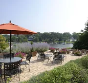 Lake Pointe Inn hotel detail image 5