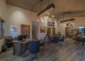 Golden Stone Inn hotel thumbnail 2