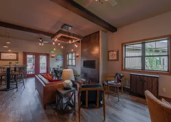 Golden Stone Inn hotel thumbnail 3
