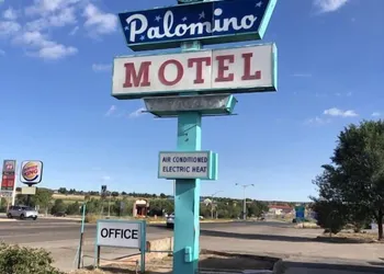 Palomino motel hotel thumbnail 2