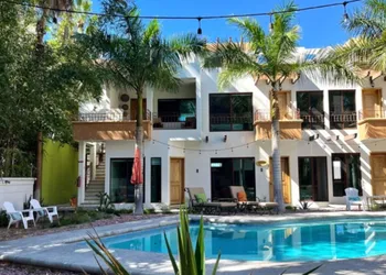 Casa Bugambilias, Todos Santos hotel thumbnail 2