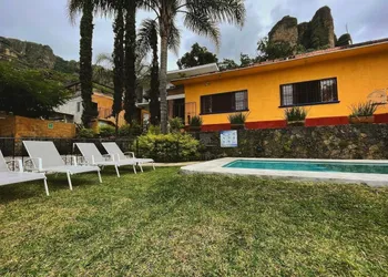 hospedaje casa teotleco hotel thumbnail 2