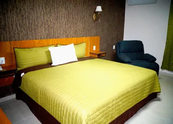 Royal Madero Inn hotel thumbnail 8