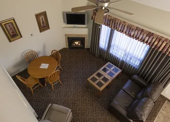 Dunvegan Inn and Suites hotel thumbnail 2