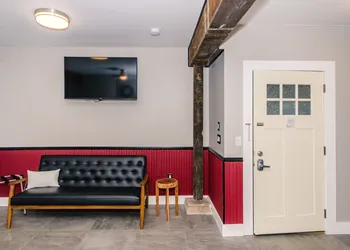 Tobacco Warehouse Inn hotel thumbnail 6