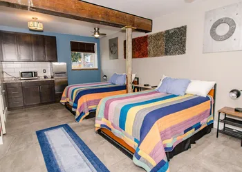 Tobacco Warehouse Inn hotel thumbnail 8
