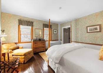 Blue Hill Inn hotel thumbnail 5