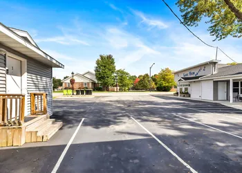 The Lakeview Motel hotel thumbnail 3
