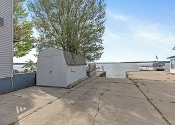The Lakeview Motel hotel thumbnail 5