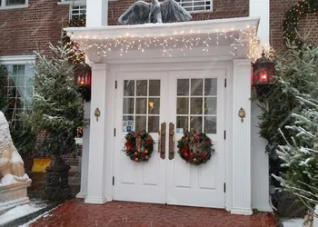 Lowell Inn hotel thumbnail 3
