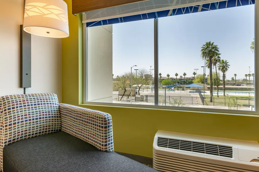 Holiday Inn Express & Suites Phoenix Dwtn - State Capitol by IHG hotel detail image 2