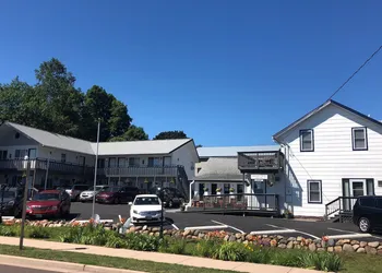 Harbor's Edge Motel hotel thumbnail 6