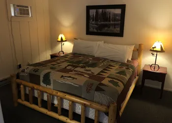 Harbor's Edge Motel hotel thumbnail 8