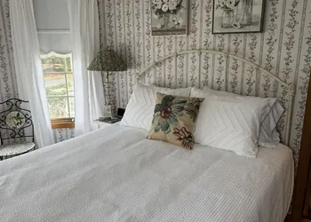 Captain's Cottage hotel thumbnail 5