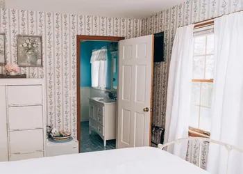 Captain's Cottage hotel thumbnail 6