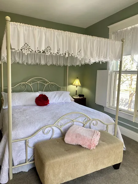 Red Rose Inn Bed & Breakfast hotel detail image 6