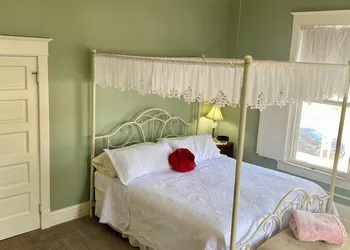 Red Rose Inn Bed & Breakfast hotel thumbnail 7