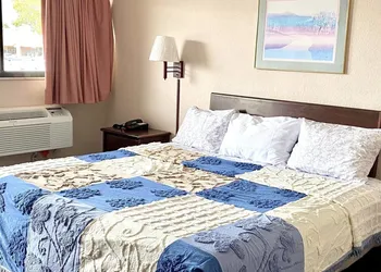 Regency Inn hotel thumbnail 7