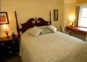 Clocktower Inn hotel thumbnail 3