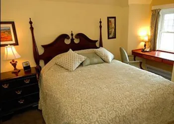 Clocktower Inn hotel thumbnail 7