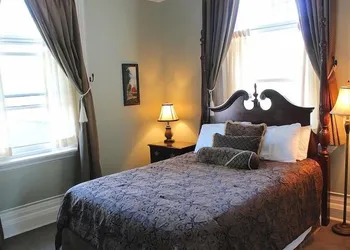 Clocktower Inn hotel thumbnail 8