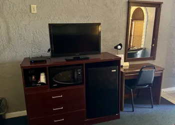 Frontier Motel hotel thumbnail 3